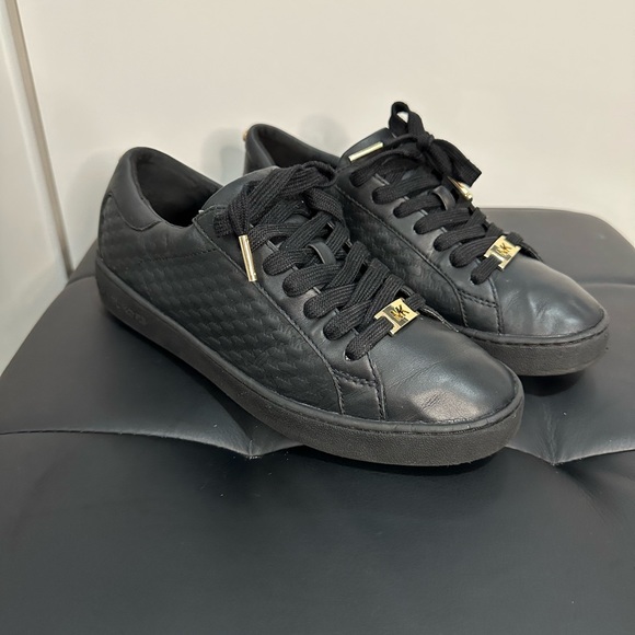 Michael Kors - Picture 2 of 6